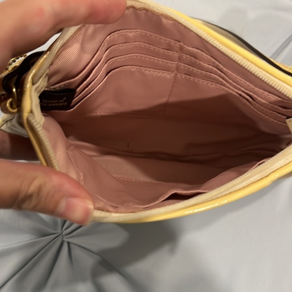 Original COACH tan wristlet - Picture 3 of 8